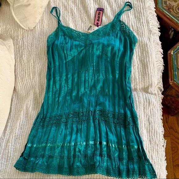 - NWT LF STORES EMMA & SAM TEAL SILK CAMISOLE - Picture 1 of 8